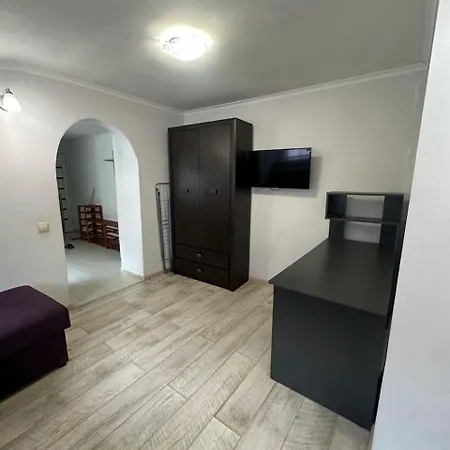 Center Near Opera House